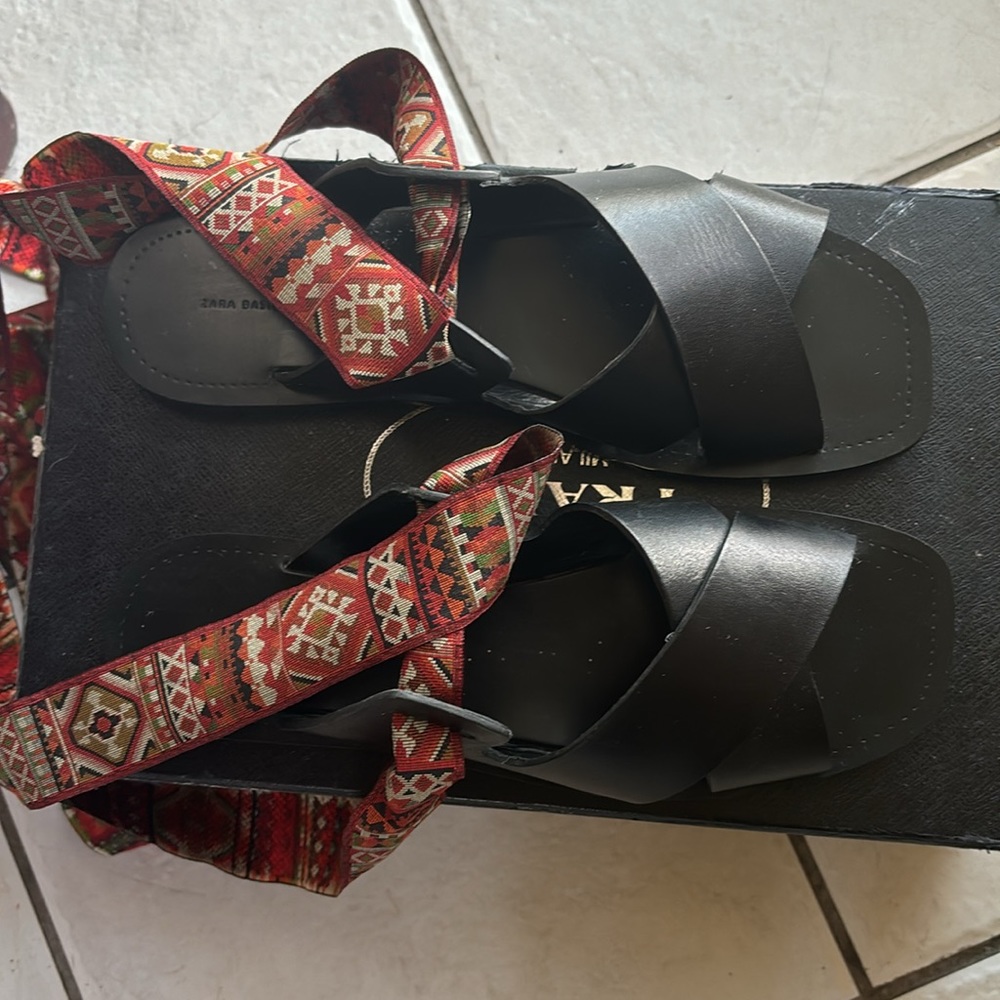 Zara leather sandals with interchangeable ribbons ! - Picture 3 of 7